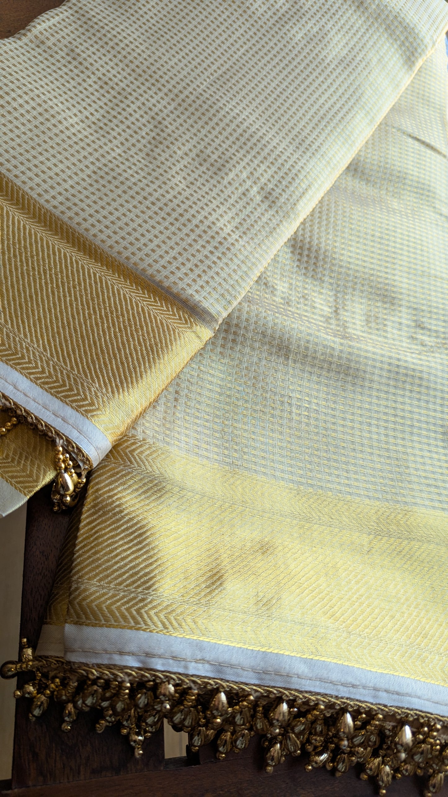 Ghungroo Gold Tissue Saree